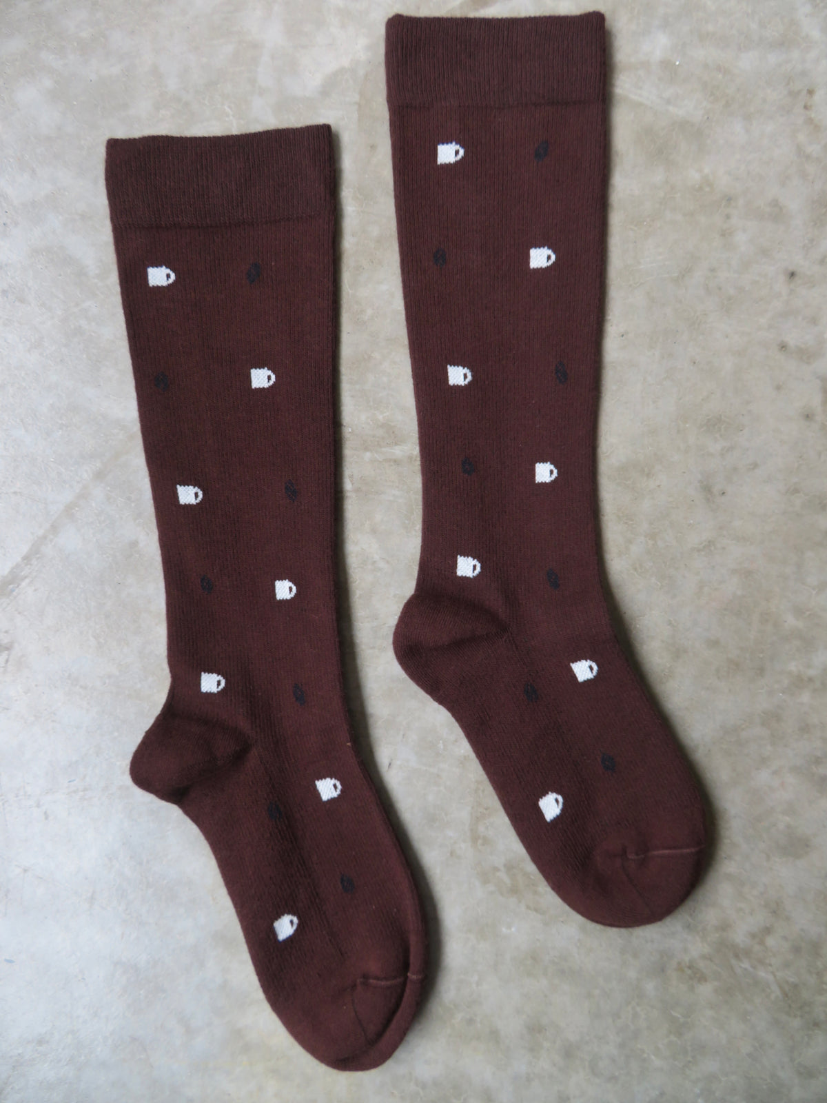 The Nora Sock – Tiny Mug and Coffee Bean Cotton Compression Socks – 15–20 mmHg Compression for Travel, Work, and Fitness – Chocolate Brown
